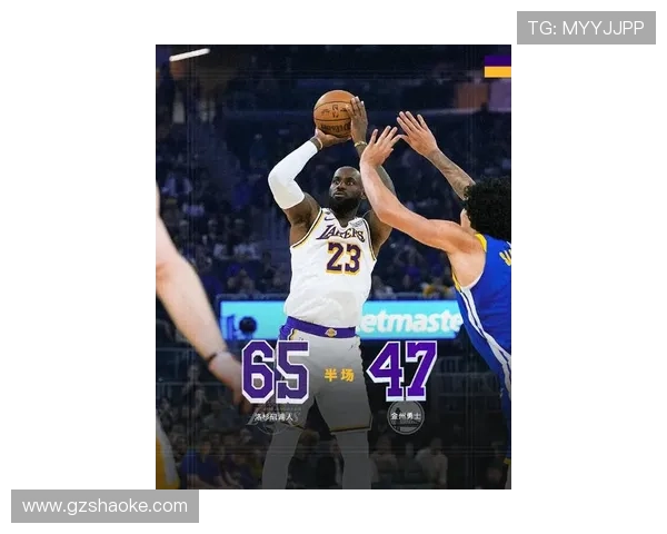 NBA季后赛激烈角逐 詹姆斯率领湖人迎战勇士挑战总冠军梦想 - 副本